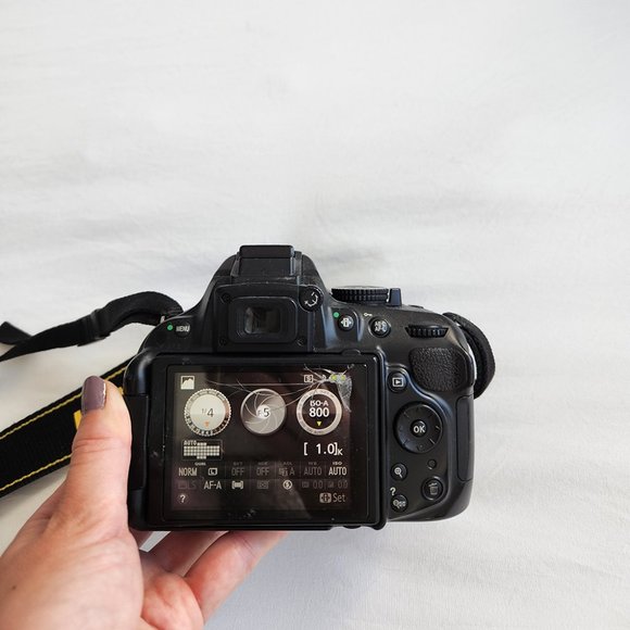 Nikon D5200 DSLR Camera Body and 50mm, 18-55mm and 55-200mm Lenses - Picture 5 of 10